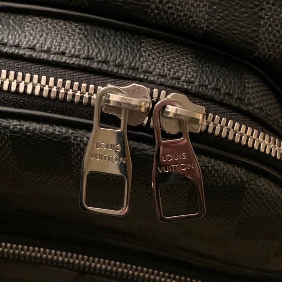 ❌SOLD❌The LV Michael in Damier Graphite 🎒 - Picture 5 of 8